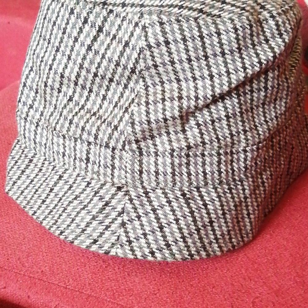 Club Monaco tweed bucket hat.